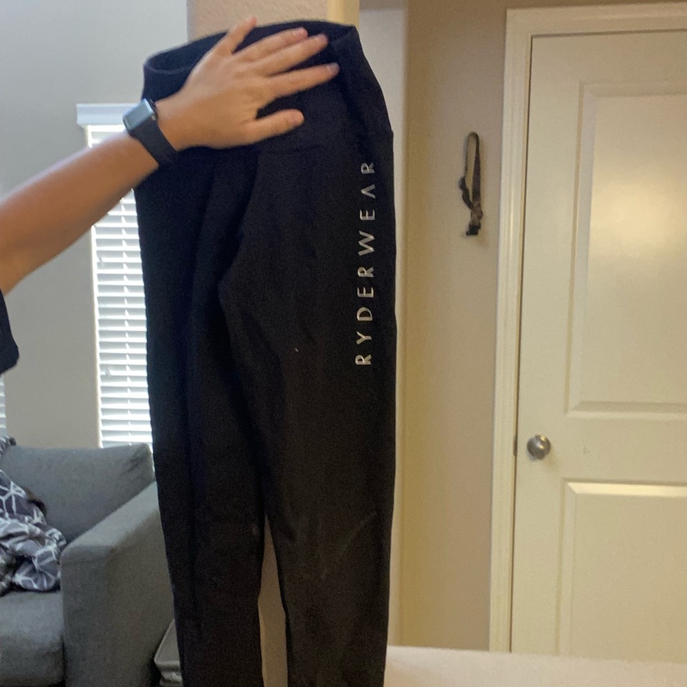 Xs ryderwear black scrunch bum legging